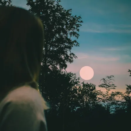 كيف تستخدمين ماء القمر في روتين العناية بالبشرة ؟