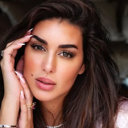 ياسمين صبري تكشف حقيقة حسابها على الفيس بوك