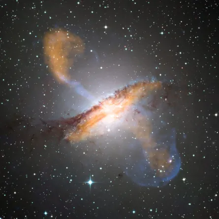 الثقب الأسود يدمر نجما وسط المجرة