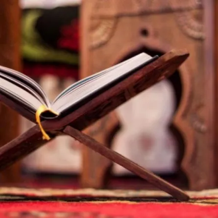 الخضير يوضح حكم تلاوة القرآن في بيت يوجد فيه هذا الحيوان