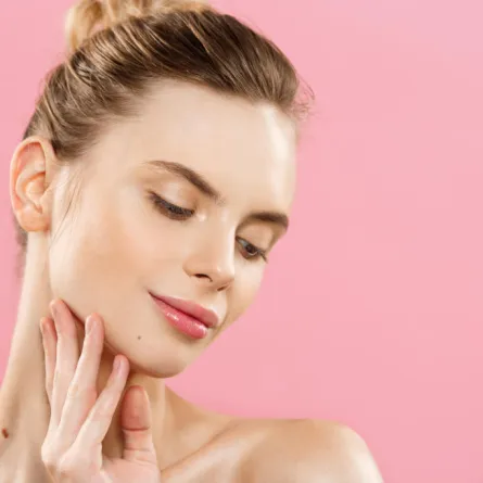 فوائد زبدة الكاكاو للبشرة مذهلة أولها مكافحة التجاعيد