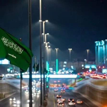 رسميًا.. تحديد سن احتساب الموظف السعودي في نسبة التوطين