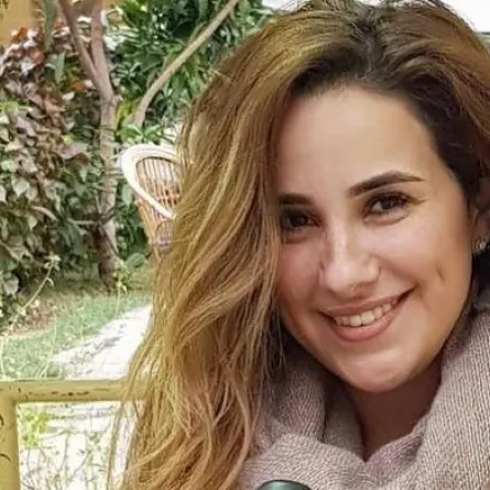 شيري عادل تحتفل بمنحها الإقامة الذهبية في الإمارات