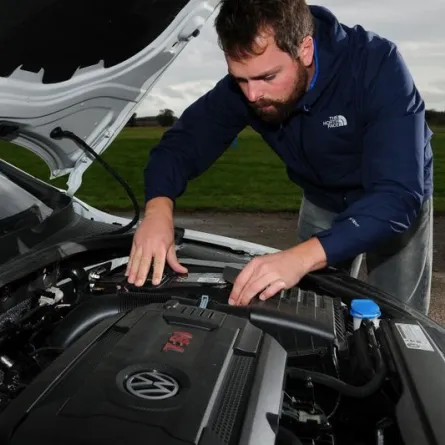 بطاريات السيارات وأسعارها