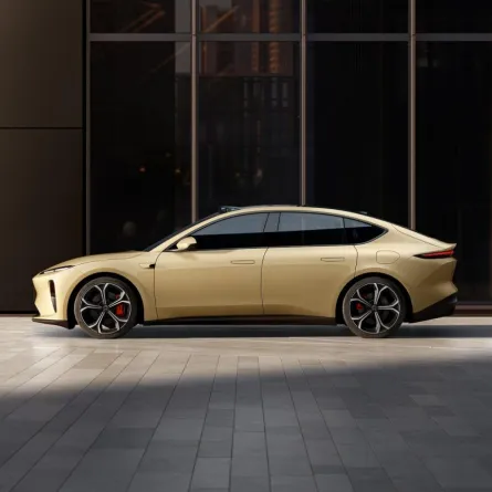 نيو اي تي 5 أناقة