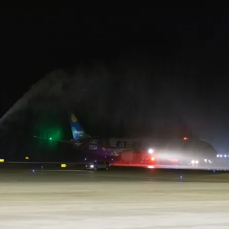 مطار العلا يستقبل أول رحلة جوية مباشرة قادمة من باريس