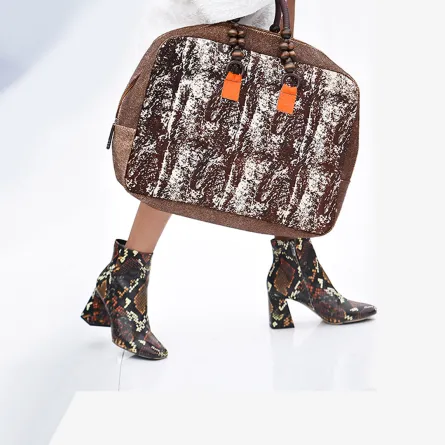 البوت القصير الذي يصل الى كاحل القدم من فلاينغ سولو  Flying Solo