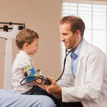 أسباب انخفاض ضغط الدم عند الأطفال وطريقة علاجه