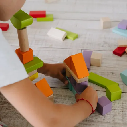 أجمل الألعاب الخشبية للأطفال الصغار