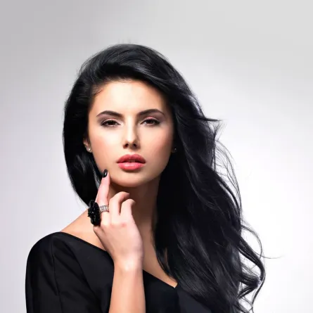 صبغ الشعر باللون الأسود بالمكونات الطبيعية