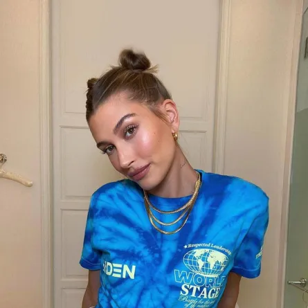 تسريحة الكعكة العالية المزدوجة