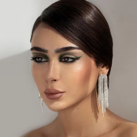 مكياج العيون الصغيره من خبيرة التجمل وعد التركي -الصورة من حسابها على الانستغرام