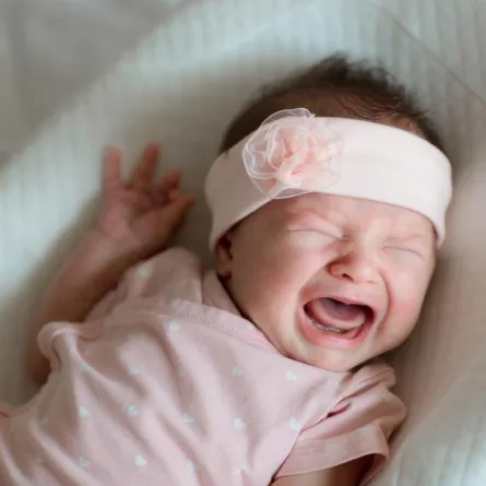 صورة لمولودة تبكي