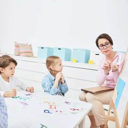 أسباب تأخر الكلام عند الأطفال