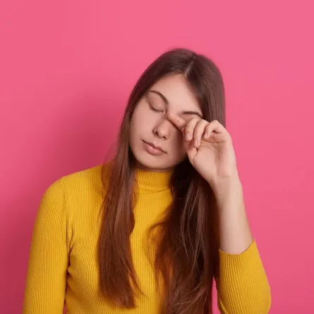 أسباب انتفاخ تحت العين والعلاجات