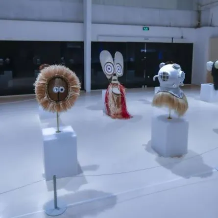 عمل تافاريس ستران بعنوان ماري جيه سيكول