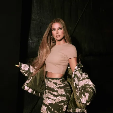 كلوي كردشيان ترتدي الطبعات البرية