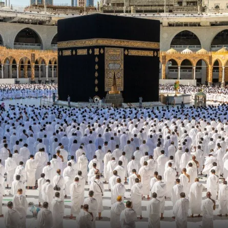 شؤون الحرمين: تفويج أكثر من 40 مليون معتمرٍ ومصلٍ وطائفٍ منذ بداية عودة العمرة والصلاة في المسجد الحرام - الصورة من حساب رئاسة شؤون الحرمين على تويتر