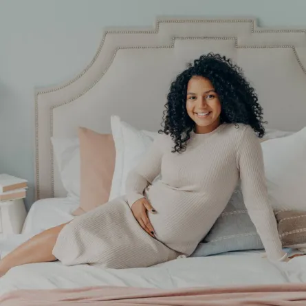 صورة لحامل في الشهر الثامن