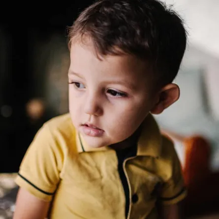 قد يعاني الطفل من الاكتئاب في مرحلة الطفولة