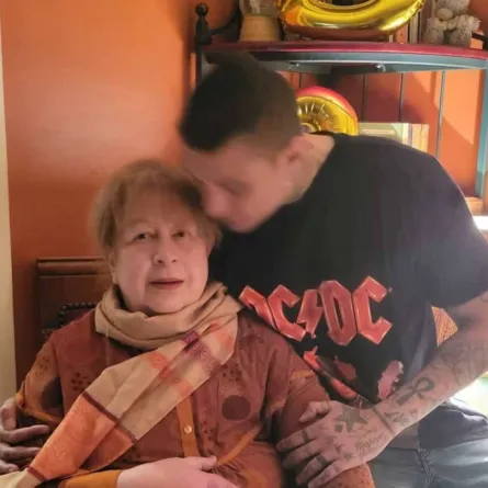 سمية الألفي وابنها أحمد الفيشاوي - الصورة من حسابه على انستغرام