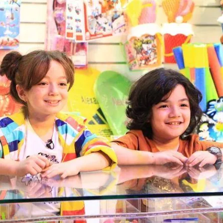 الطفلان مني أحمد زاهر وعبد الرحمن أحمد طه خلال برنامج "خلاويص" - الصورة من المسؤول الإعلامي للبرنامج