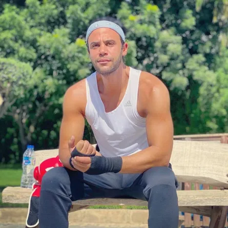 محمد عادل إمام - الصورة من صفحته الرسمية على الفيس بوك