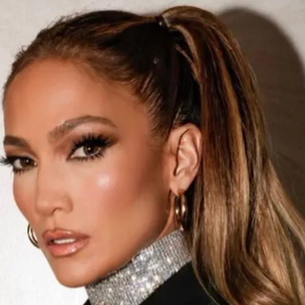 النجمة جينيفر لوبيز - الصورة من حسابها في انستغرام