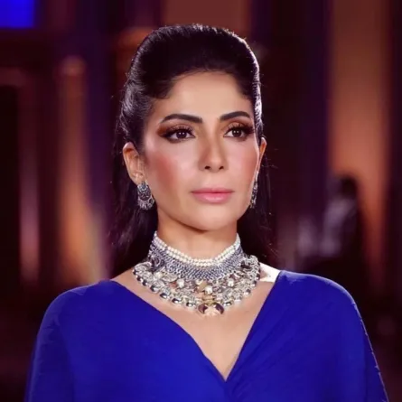 مكياج نيود راقي للسهرات من وحي منى زكي