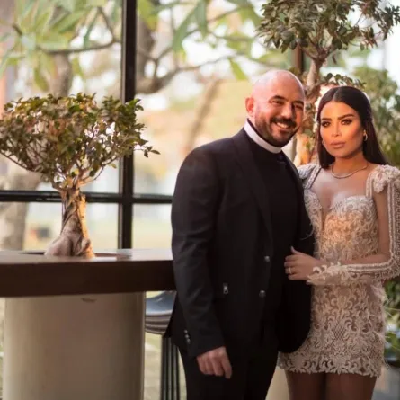 محمود العسيلي وزوجته يحتفلان بذكرى زواجهما الثاني - الصورة من حساب زوجته على انستغرام