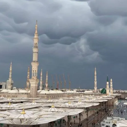 ما هي ظاهرة الماماتوس التي ظهرت في سماء المدينة المنورة؟. الصورة من تويتر وكالة شؤون المسجد النبوي