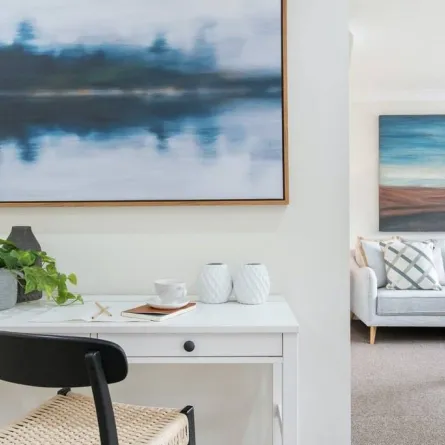 اللوحات الجدارية الكبيرة في الديكورات الحديثة