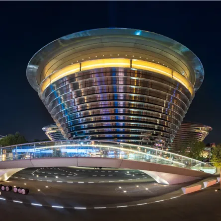 أسبوع السفر والاتصال يرسم مستقبل السفر اللاتلامسي والتنقل المستدام. الصورة من "وام"