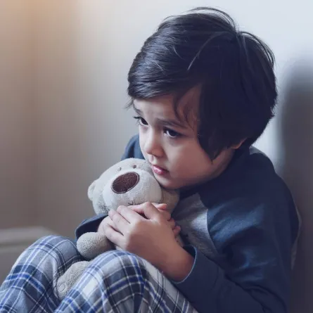 صورة لطفل يعاني من خوف مرضي