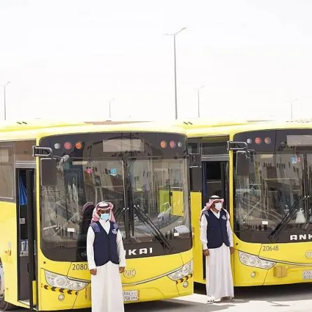 تطوير تدعو أولياء أمور الطلبة إلى المبادرة بتسجيل أبنائهم في خدمة النقل المدرسي. الصورة من "واس"