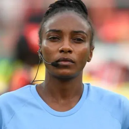 حكمة  كرة القدم التي دخلت التاريخ