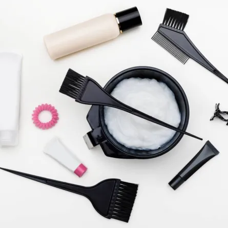 أساليب مجرّبة في إزالة صبغة الشعر من الملابس