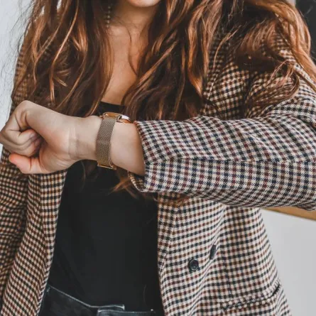 لا للمبالغة في شراء الساعة الضخمة من المرأة  