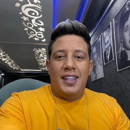 حمو بيكا - الصورة من صفحته الرسمية على الفيس بوك