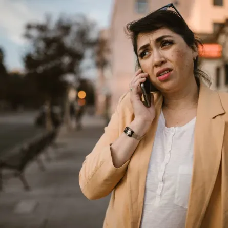 لماذا قد تشعر ب "لست بحاجة إلى أصدقاء"