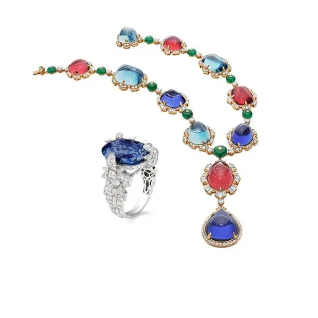 مجوهرات فاخرة مرصّعة بحجر التنزانيت