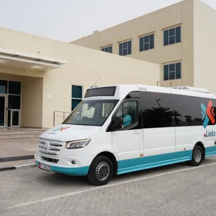 إطلاق خدمة حافلة عند الطلب - الصورة من وام