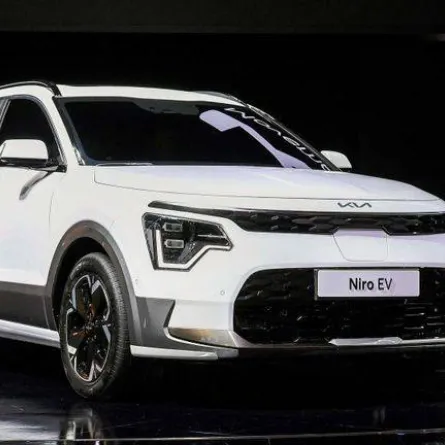 كيا نيرو 2023 الجديدة تظهر لأول مرة بلا غطاء تمويه