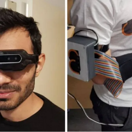 صورة شخص فاقد للبصر يرتدي النظارة ثلاثية الأبعاد