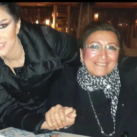 حنان مطاوع مع خالتها زينب منتصر - الصورة من حساب حنان مطاوع على الفيس بوك