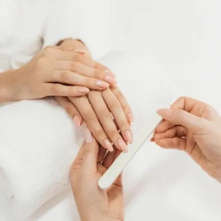 طريقة برد الأظافر الصناعية