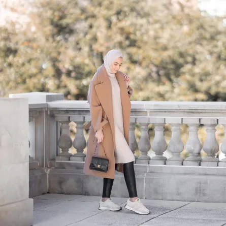 لينا صنوبر بالفستان مع بنطلون الجلد