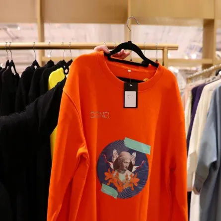 تصاميم شبابية لافتة للمصممة غادة المعمر في موسم الرياض