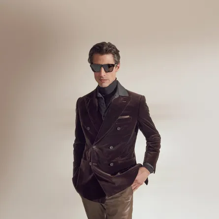 بليزر مخمل باللون البني من بريوني Brioni