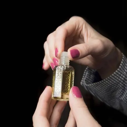 كيفية عمل عطر مائي من العطور الزيتية